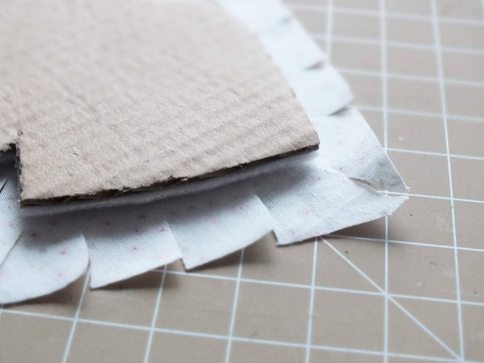 Клей для ткани, или как клеить ткань на ткань: способы, виды и характеристики составов