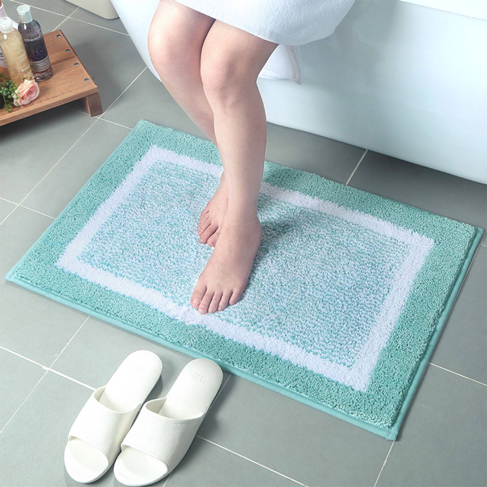 Противоскользящий коврик в ванну: плюсы и минусы