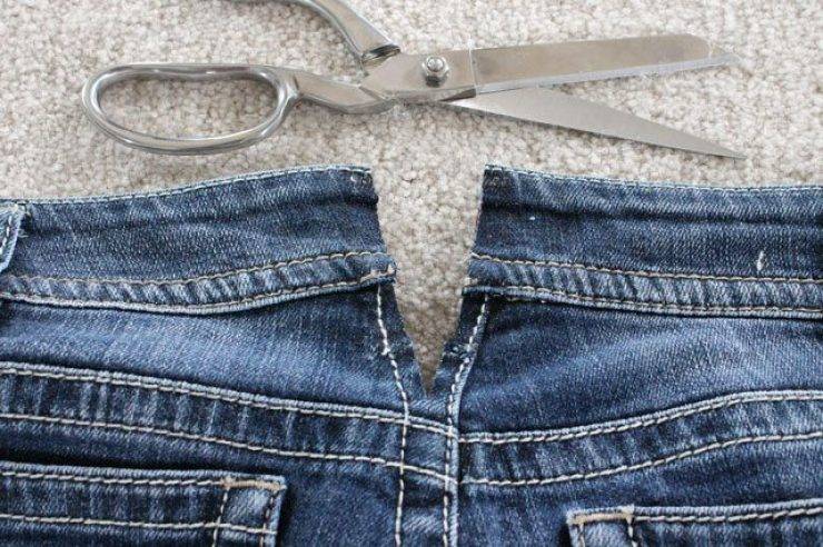 Как увеличить джинсы на два размера, если они стали малы или сели после стирки