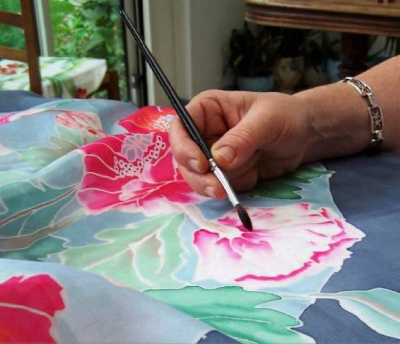 Краски по ткани – какие лучше выбрать для творчества