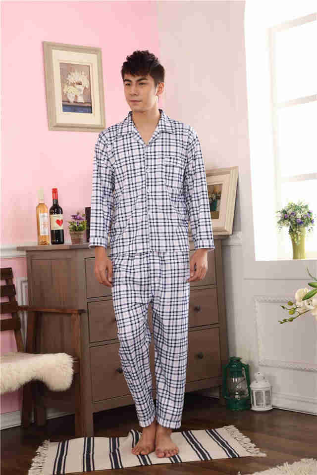 Как выбрать пижаму для девушки и женскую одежду для дома
