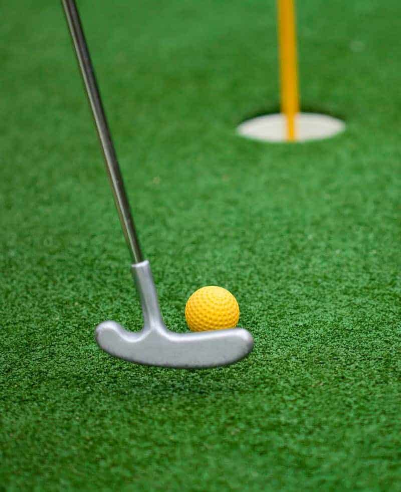 Миниатюрный гольф - miniature golf - abcdef.wiki