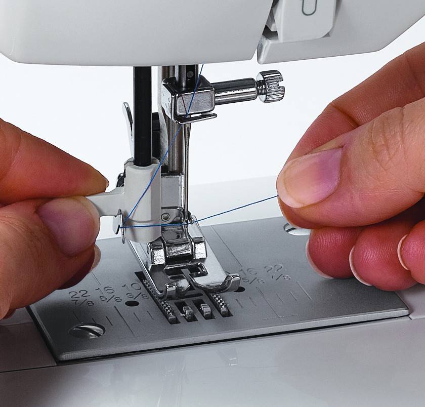 Как правильно установить иглу на швейную машинку: инструкция