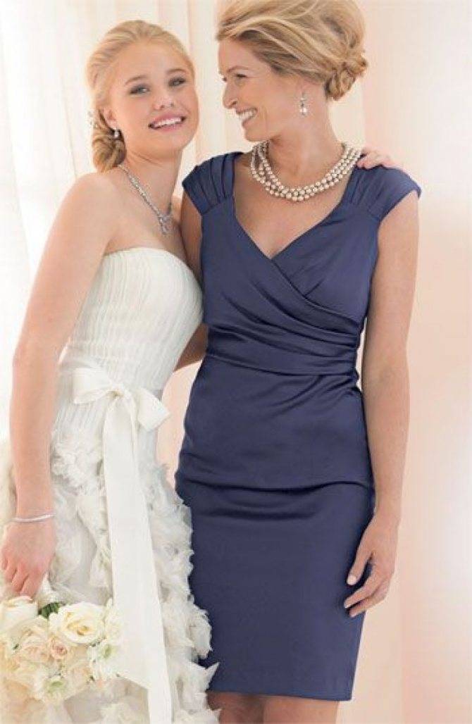 Платье на свадьбу для мамы: особенности, 317 фото модных фасонов