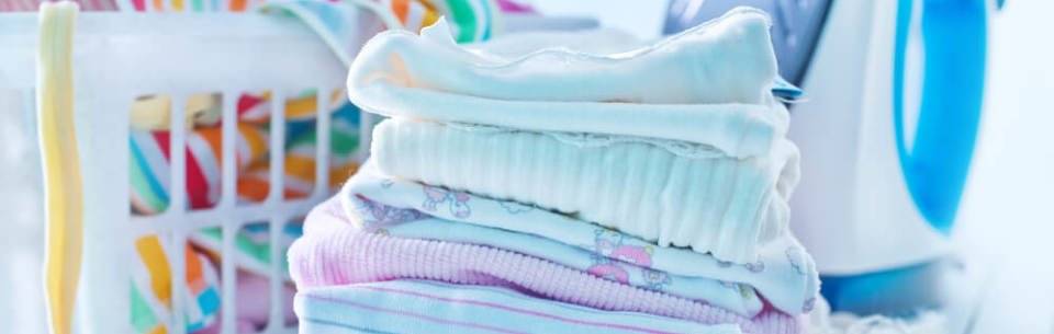 Как гладить детские вещи для новорожденных и обязательно ли это