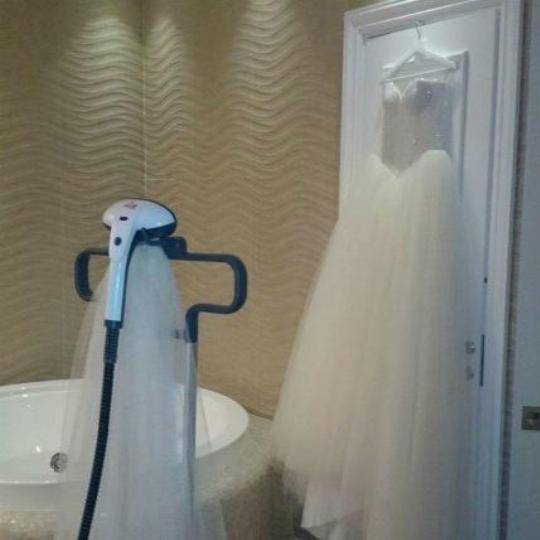 Химчистка свадебного платья: как сделать дома и сколько стоит услуга