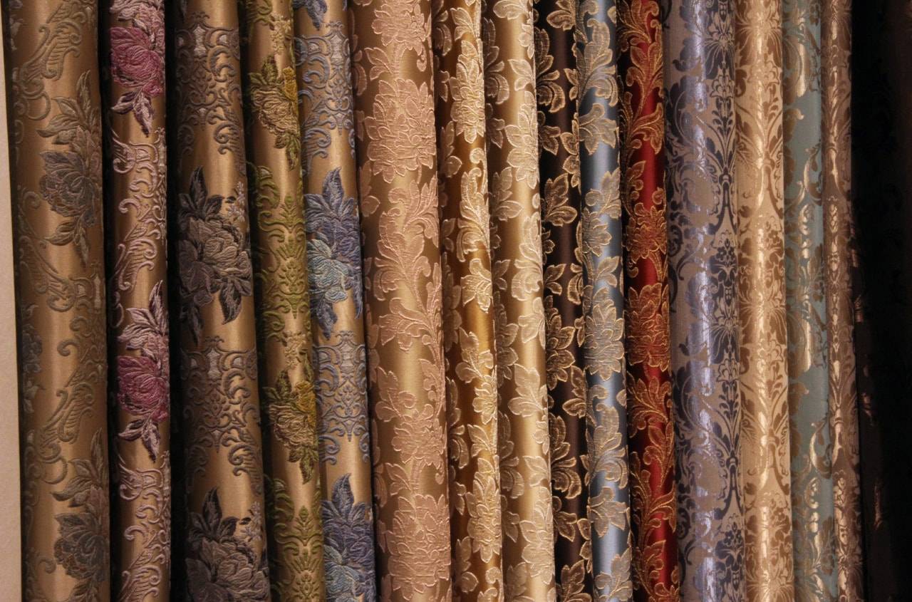 Разновидности портьерных тканей для пошива штор